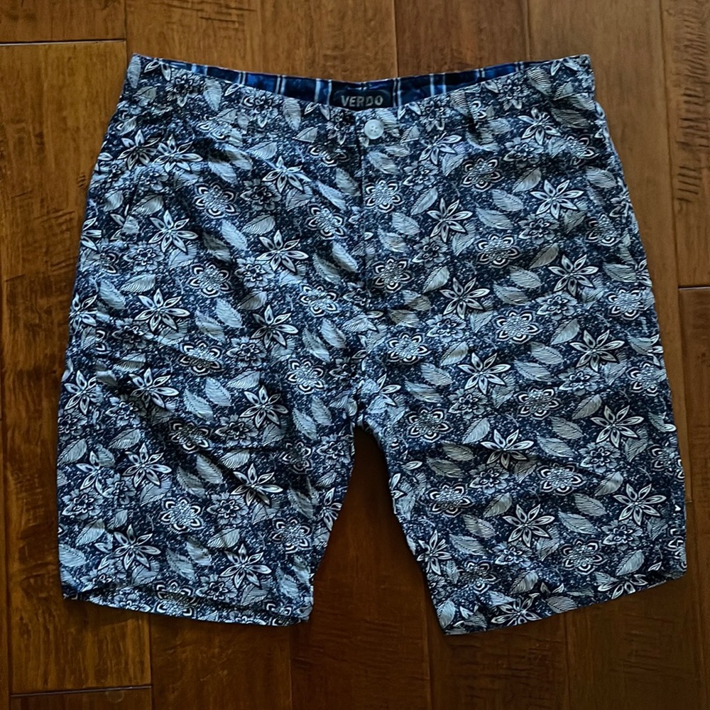 Verdi Hawaiian Floral Shorts